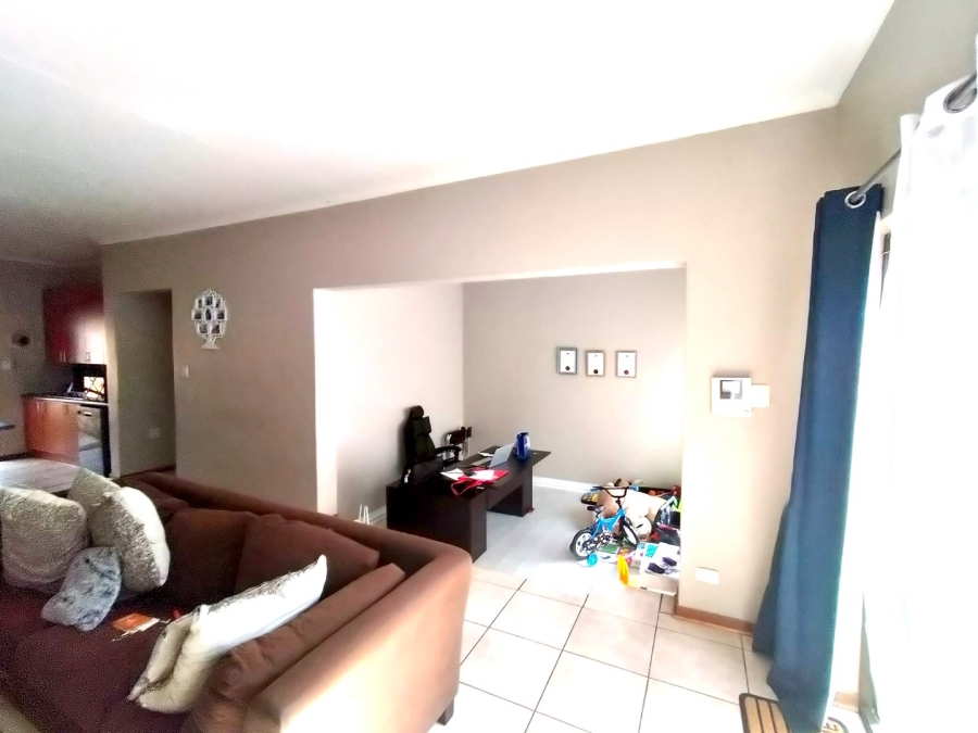 3 Bedroom Property for Sale in Langenhovenpark Free State
